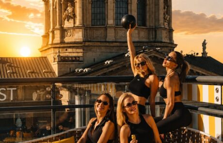 PILATES & BUBBLES x ARIA